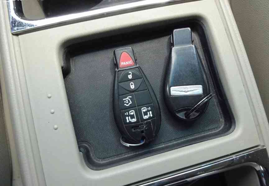 Chrysler Town &Country 3.6 L r.v.2013 (208 kw) AUTOMAT - foto 20
