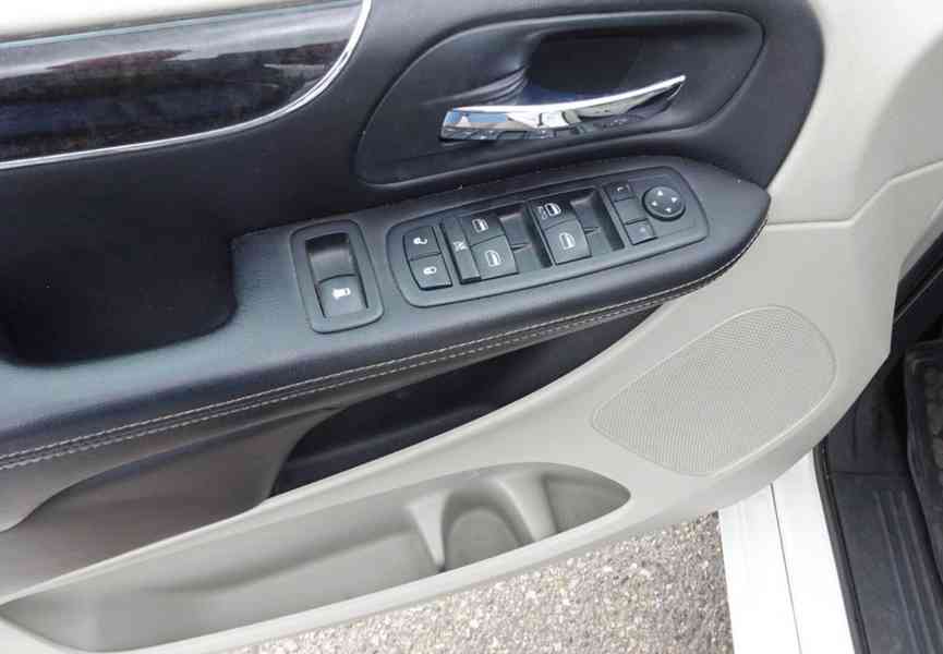 Chrysler Town &Country 3.6 L r.v.2013 (208 kw) AUTOMAT - foto 6