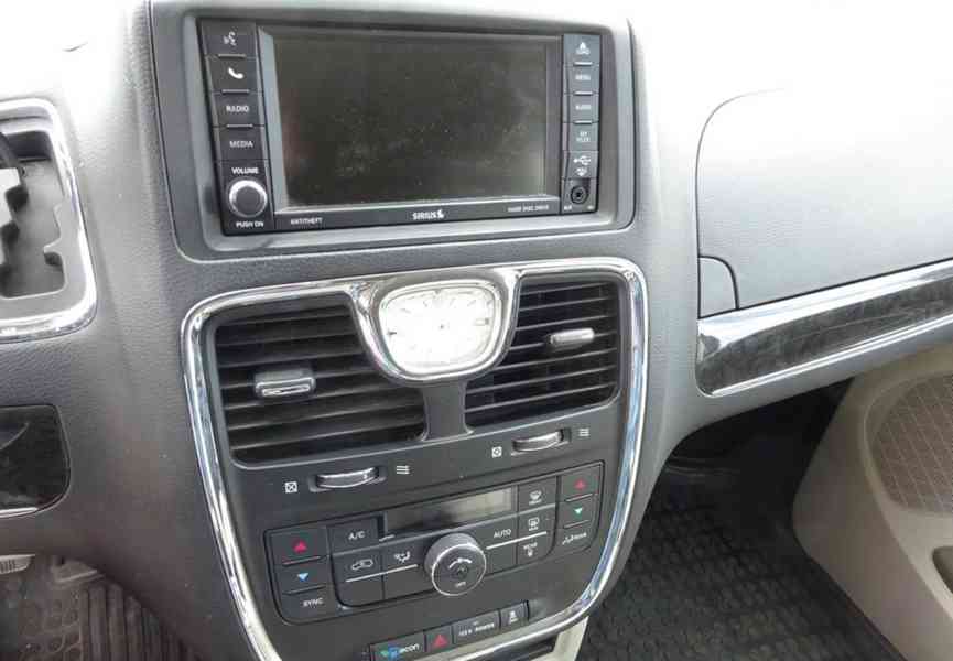 Chrysler Town &Country 3.6 L r.v.2013 (208 kw) AUTOMAT - foto 8
