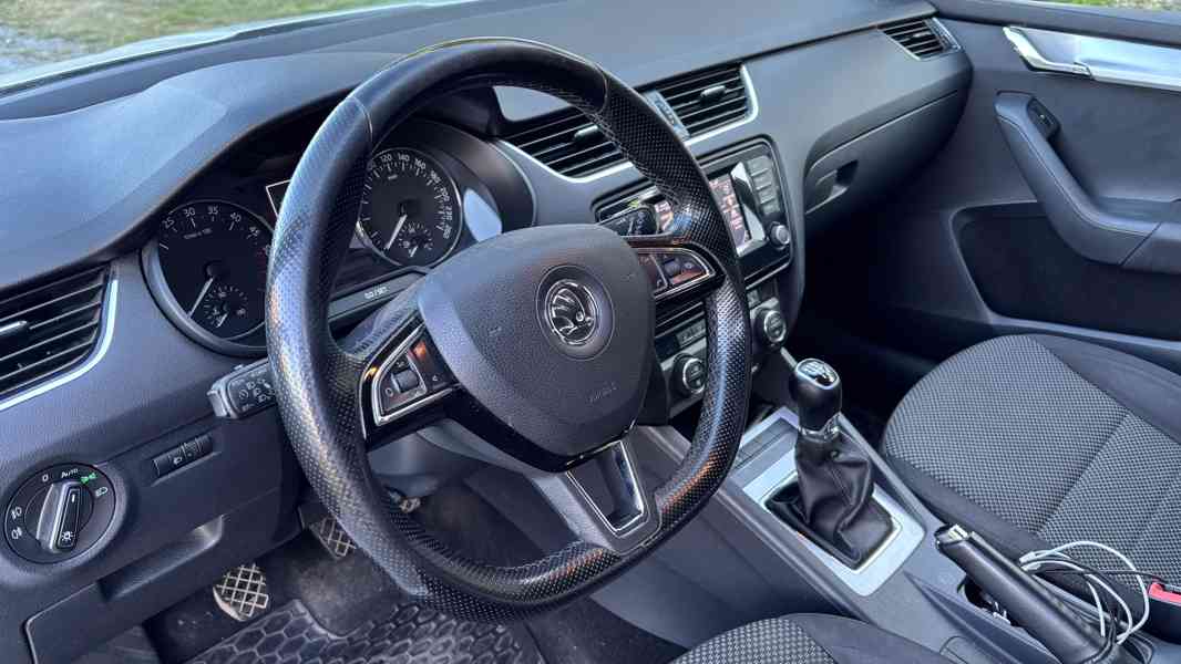 Škoda Octavia 3 , 1.6.TDI r.v.2014,navi, digi klima,tažné - foto 6