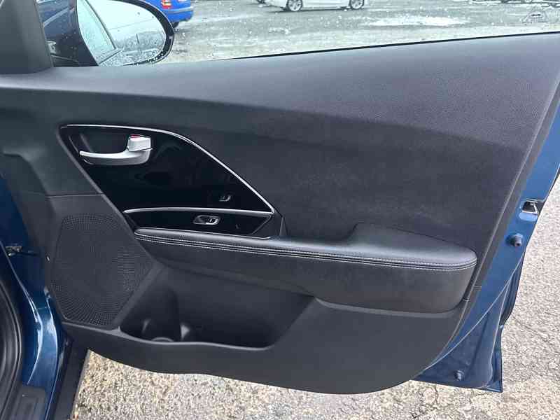 Kia Niro 1.6 Plug-in Hybrid 104kW/1MA - foto 22