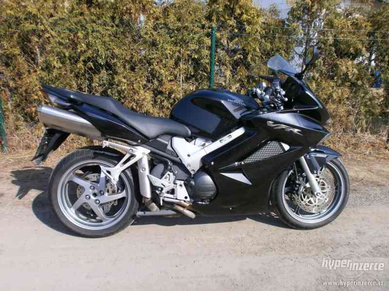 Honda VFR 800 VTEC (r.v. 2006) - foto 1