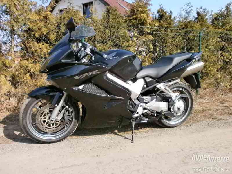 Honda VFR 800 VTEC (r.v. 2006) - foto 4
