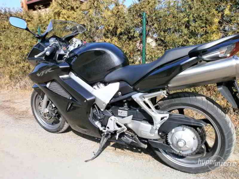 Honda VFR 800 VTEC (r.v. 2006) - foto 5