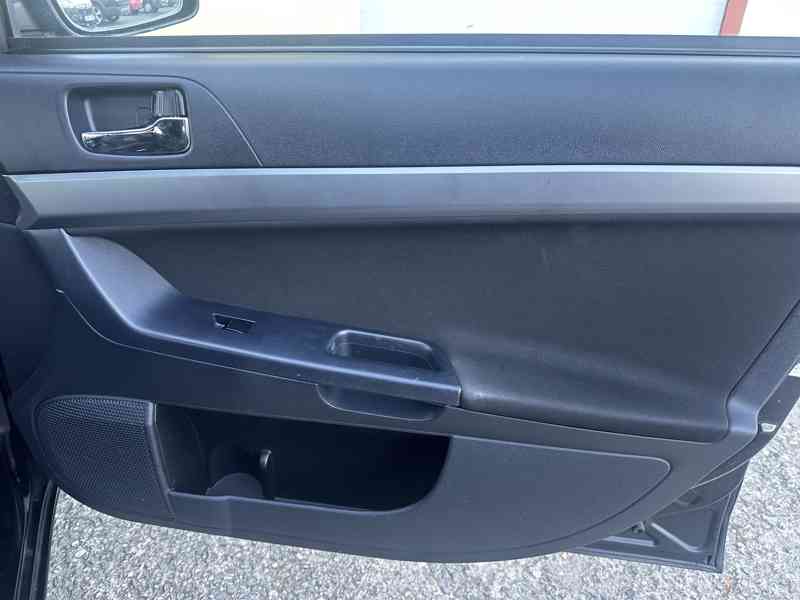 Mitsubishi Lancer 1.6i 85kW/ČR/1Maj - foto 20
