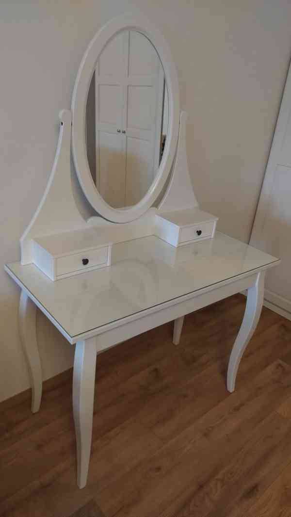 Toaletní stolek HEMNES bílý (IKEA) - jako nový.