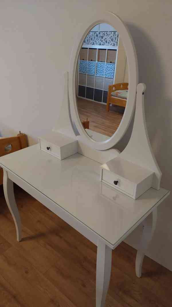 Toaletní stolek HEMNES bílý (IKEA) - jako nový. - foto 2
