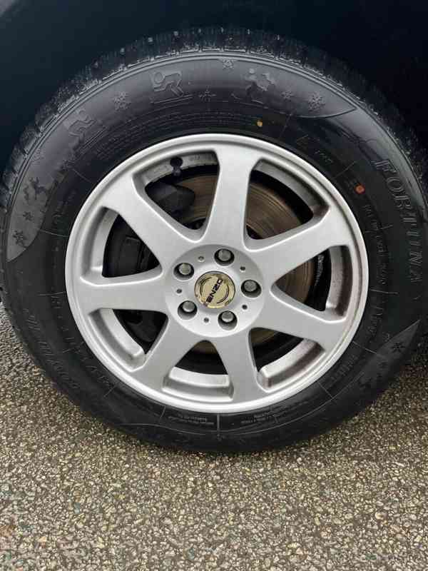 Volvo XC70 2,4   D4 AWD 158kW - foto 6