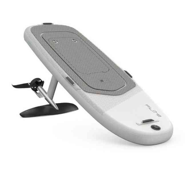 Elektricky SURF na vodu, surfovani bez vln bez more - foto 4