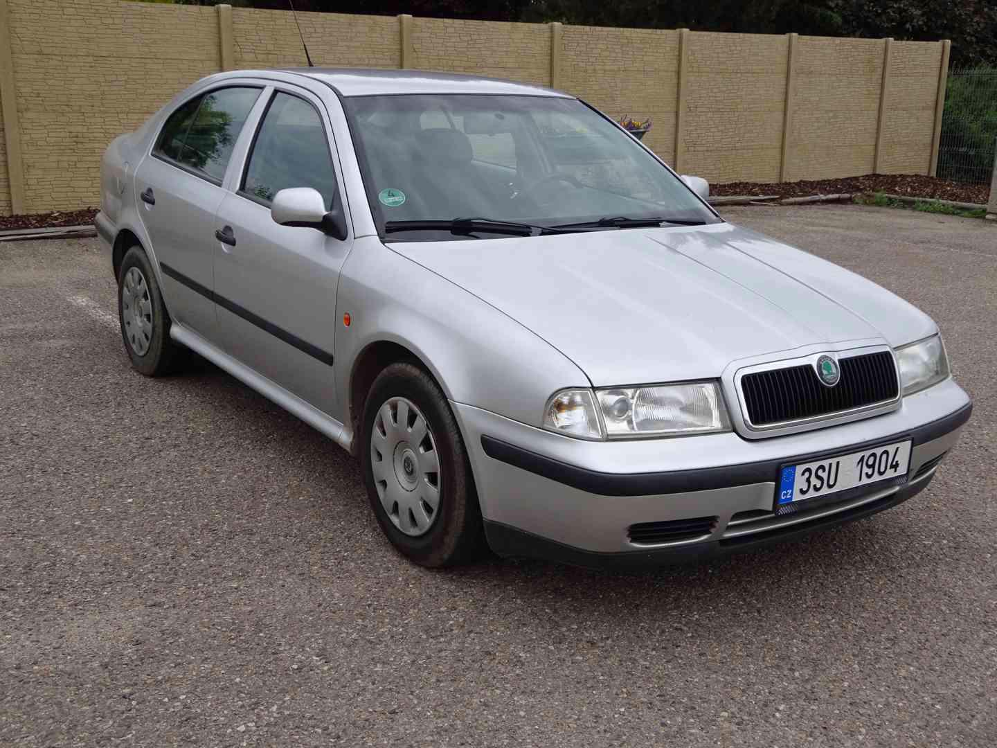 Škoda Octavia 1.6i r.v.1999 (eko zaplacen) KLIMA - foto 1