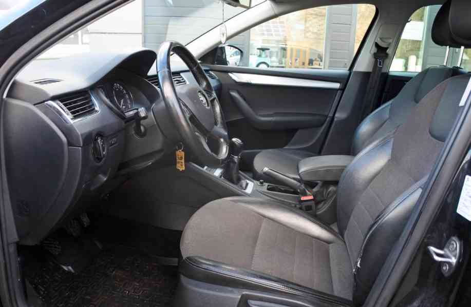 Škoda Octavia 2,0 TDI Combi Elegance 110kw - foto 14