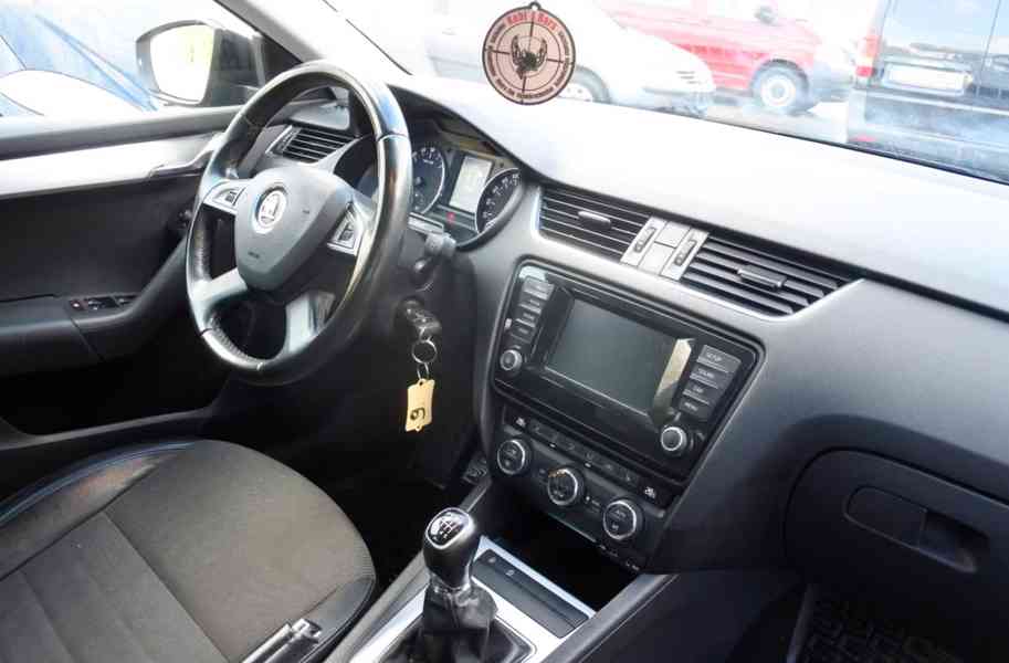Škoda Octavia 2,0 TDI Combi Elegance 110kw - foto 10