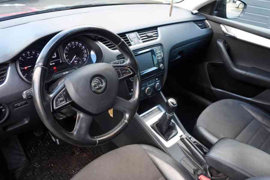 Škoda Octavia 2,0 TDI Combi Elegance 110kw - foto 15