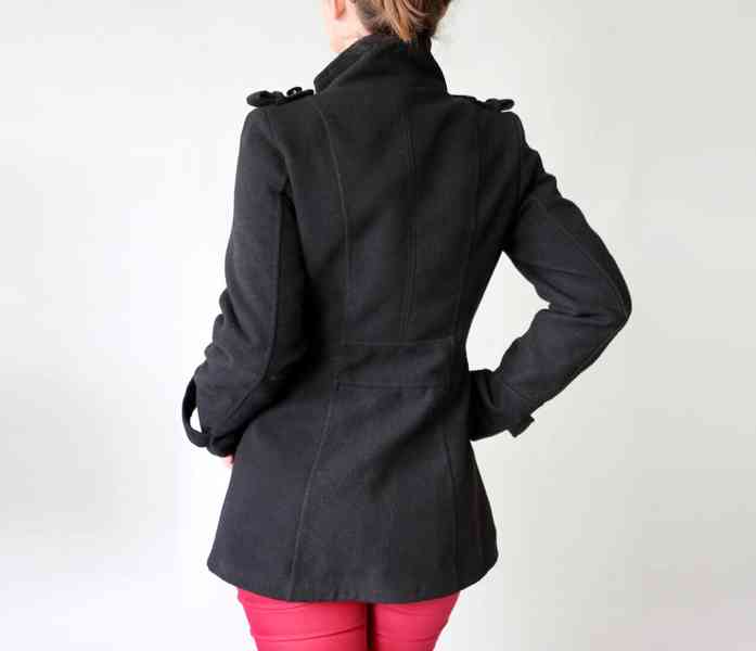 Krátký černý kabát - 70% vlna vel.S - foto 10