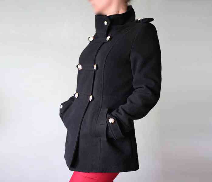 Krátký černý kabát - 70% vlna vel.S - foto 7