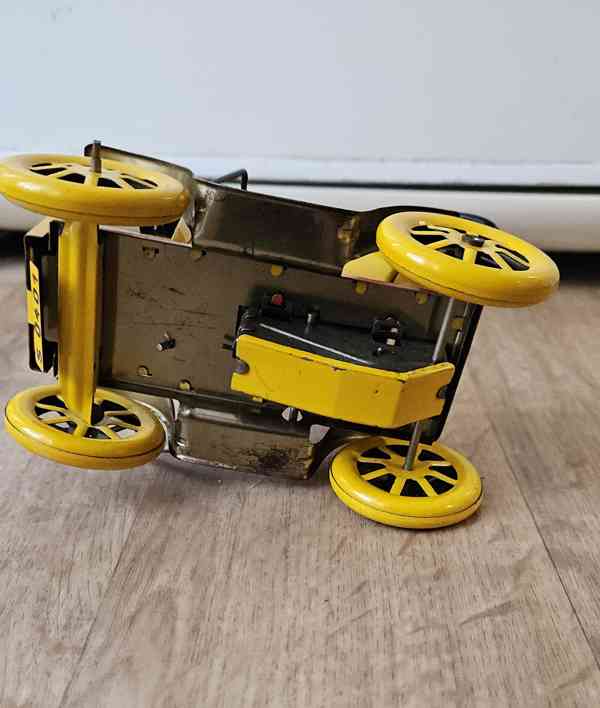 RETRO PLECHOVÉ AUTIČKO - foto 3