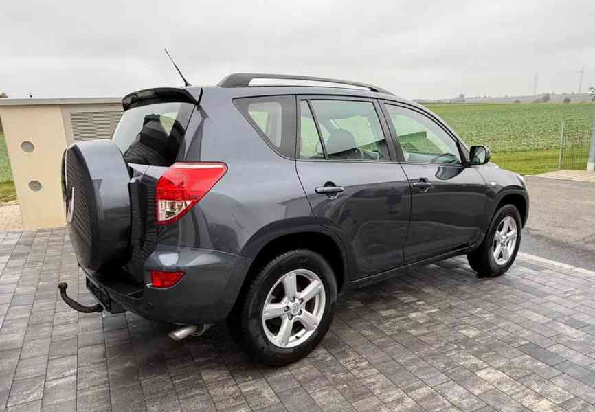Toyota RAV 4 2,0i benzín 112kw - foto 5