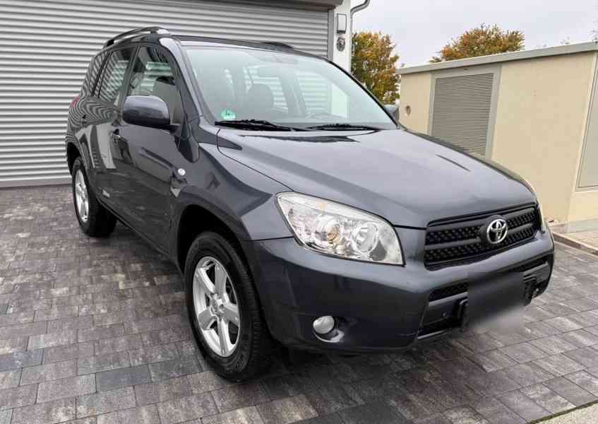 Toyota RAV 4 2,0i benzín 112kw - foto 1
