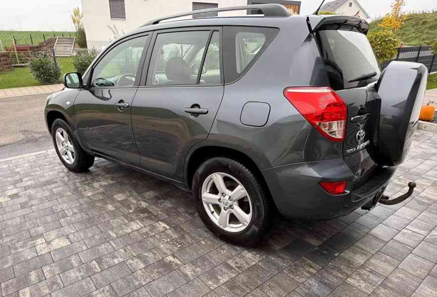 Toyota RAV 4 2,0i benzín 112kw - foto 3