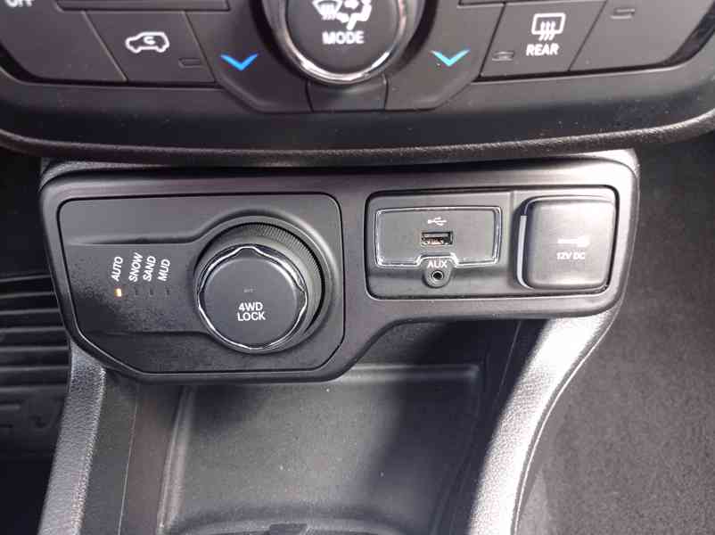 Jeep Renegade 2.0 JTD-MJET 4x4/1Maj/DigKlima - foto 39