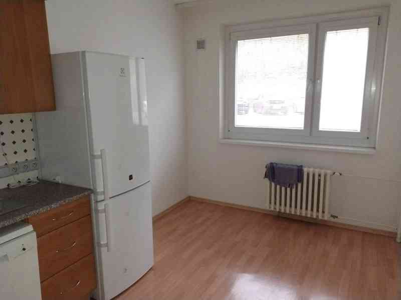 Prostorný třípokojový byt 77m², Teplice - ul. Habrová - foto 3