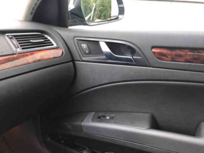 Škoda Superb II Combi 2.0 TDI 125KW Elegance DSG - foto 10