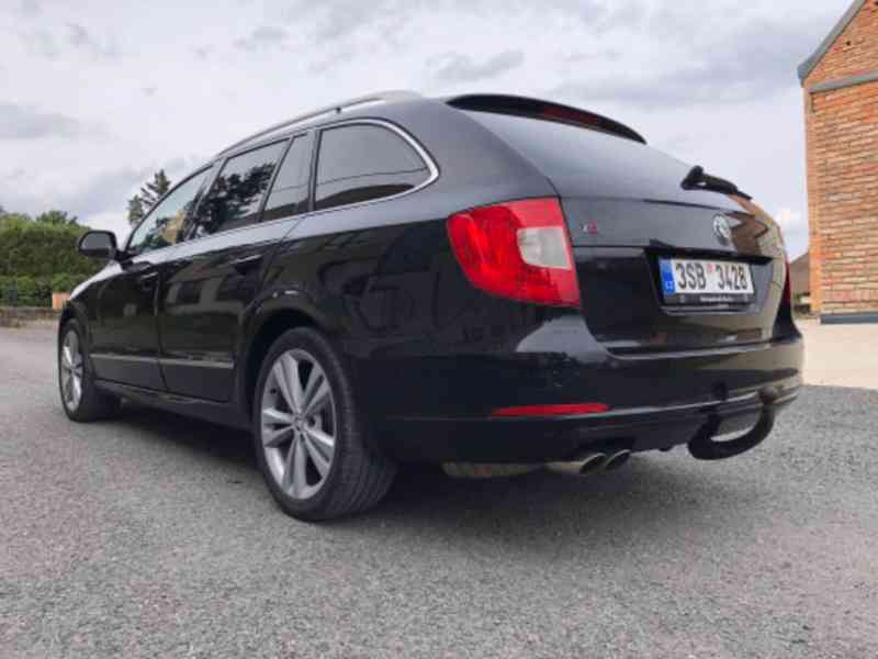 Škoda Superb II Combi 2.0 TDI 125KW Elegance DSG - foto 4