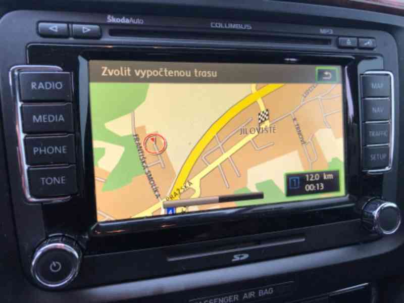 Škoda Superb II Combi 2.0 TDI 125KW Elegance DSG - foto 13