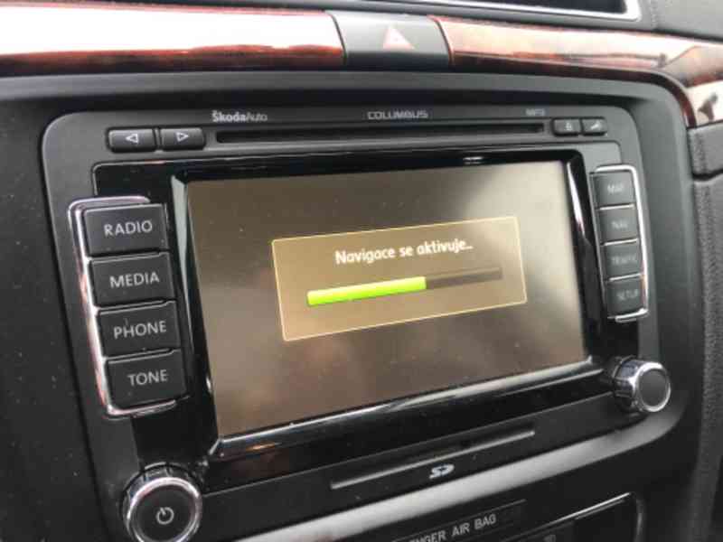 Škoda Superb II Combi 2.0 TDI 125KW Elegance DSG - foto 18