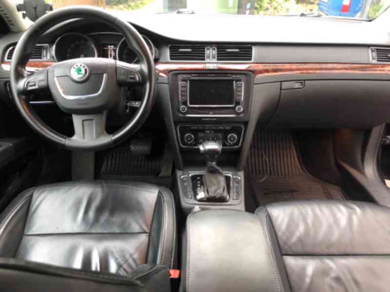 Škoda Superb II Combi 2.0 TDI 125KW Elegance DSG - foto 8