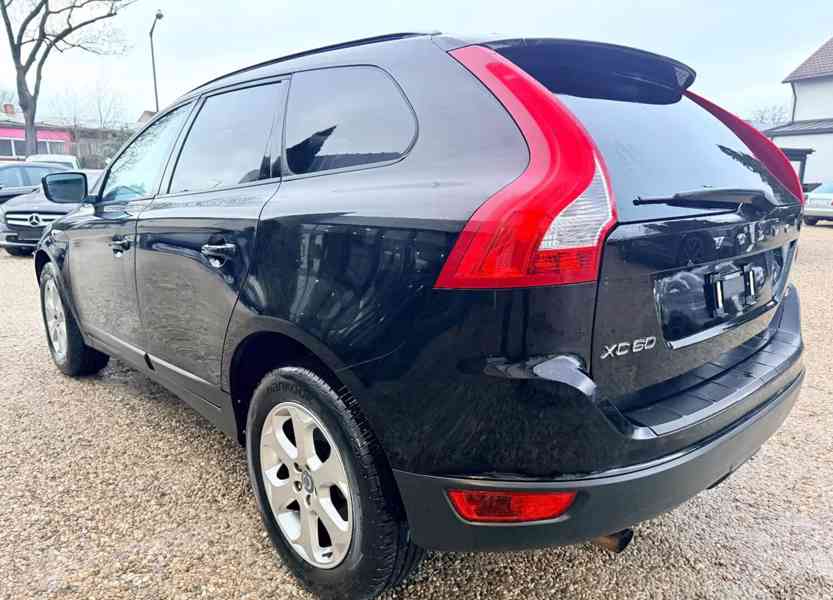 Volvo XC60 Kinetic AWD 2,4d 120kw - foto 11