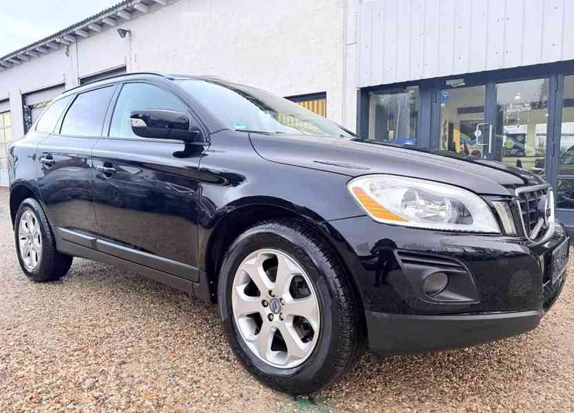 Volvo XC60 Kinetic AWD 2,4d 120kw - foto 16