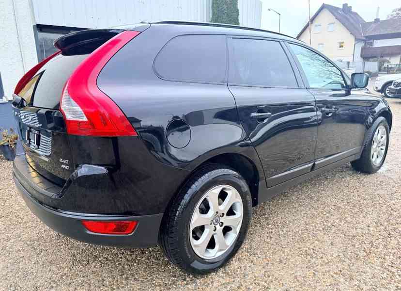 Volvo XC60 Kinetic AWD 2,4d 120kw - foto 8