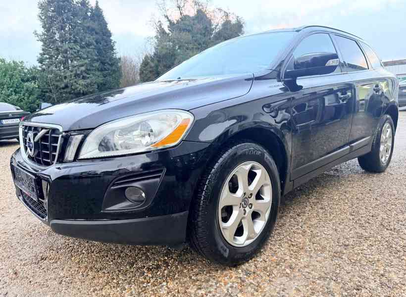 Volvo XC60 Kinetic AWD 2,4d 120kw - foto 1