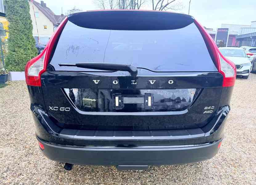 Volvo XC60 Kinetic AWD 2,4d 120kw - foto 6