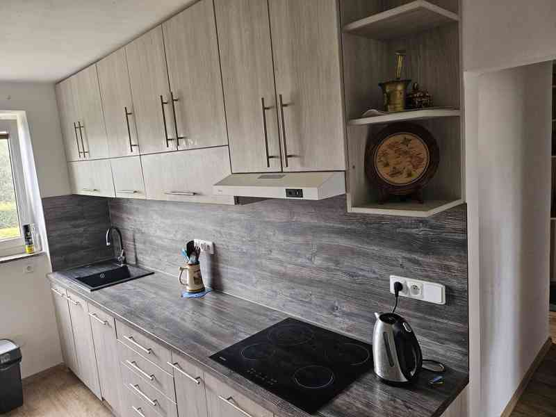Byt 1+1 po rekonstrukci 41 m² a 2 sklepy - foto 6