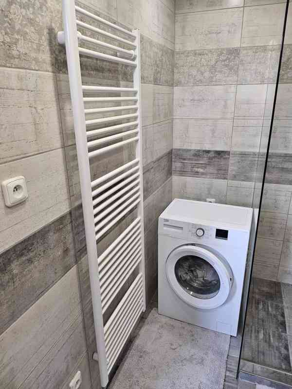 Byt 1+1 po rekonstrukci 41 m² a 2 sklepy - foto 12