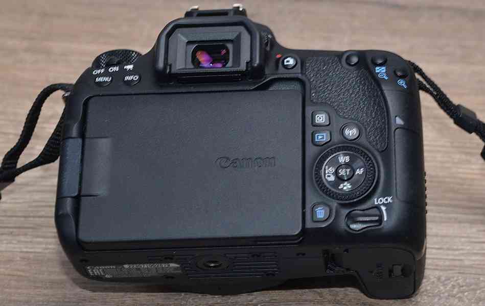 Canon EOS 77D + Objektiv 18-55mm 8 700 Exp. - foto 9