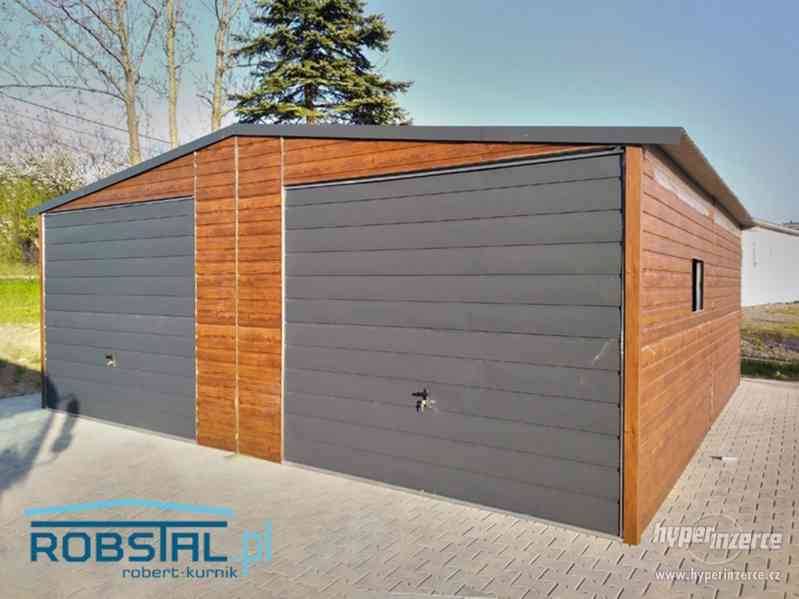 Plechová garáž v imitaci dřeva s výklopnými vraty, na míru - foto 8