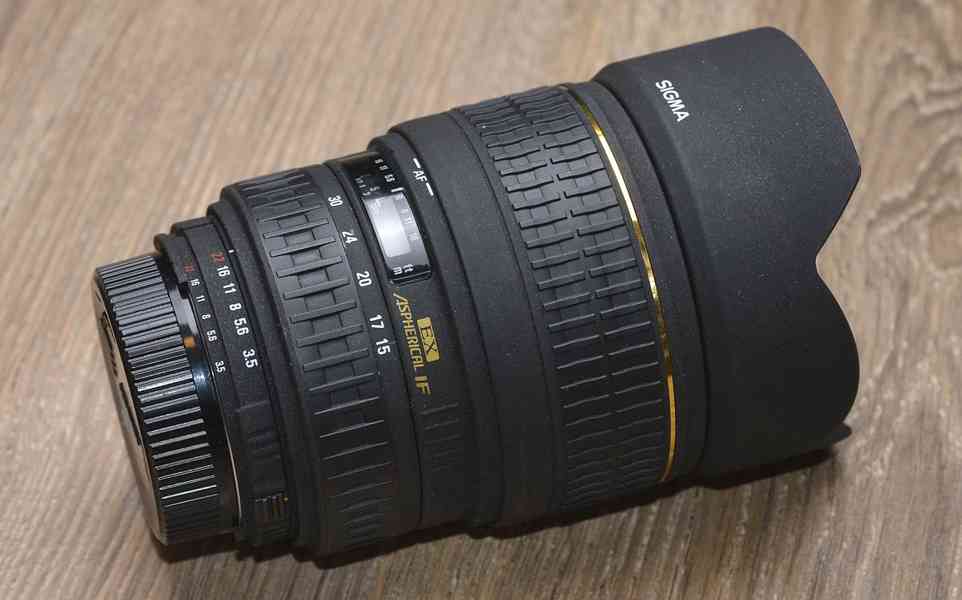 pro Nikon-Sigma DG 15-30mmD F/3.5-4.5 FX  - foto 6
