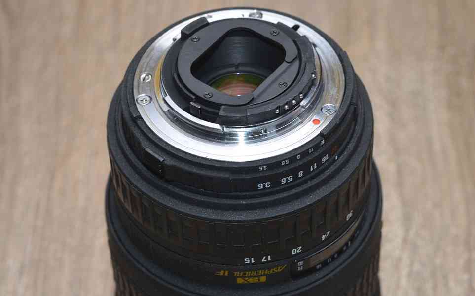 pro Nikon-Sigma DG 15-30mmD F/3.5-4.5 FX  - foto 4