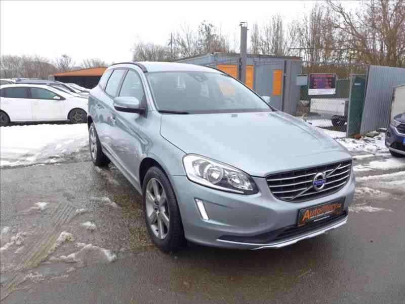 Volvo XC60 2,4 D4 4x4, 5ti válec, 1.Maj - foto 2