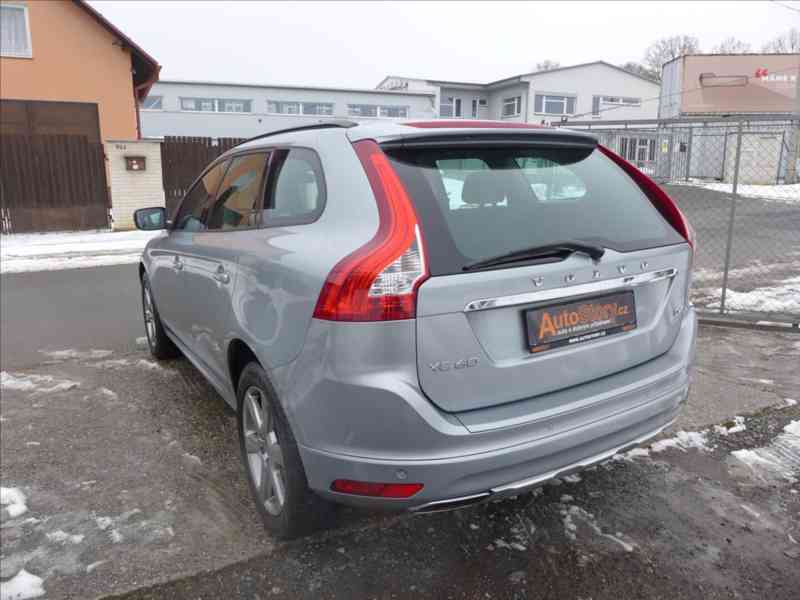 Volvo XC60 2,4 D4 4x4, 5ti válec, 1.Maj - foto 4