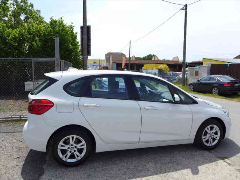 BMW Řada 2 1,5 216D ACTIVE TOURER, 1.MAJ - foto 4