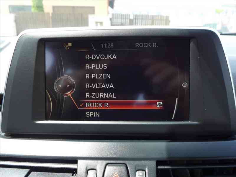 BMW Řada 2 1,5 216D ACTIVE TOURER, 1.MAJ - foto 14