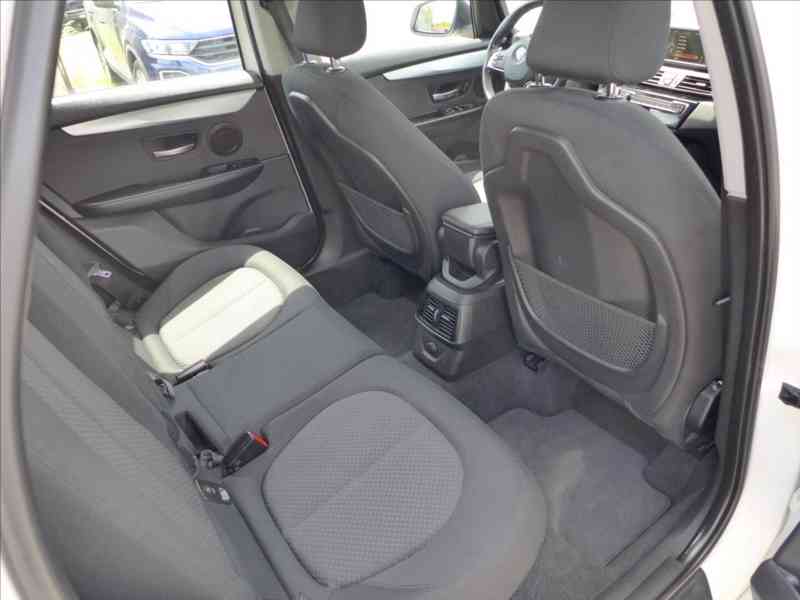 BMW Řada 2 1,5 216D ACTIVE TOURER, 1.MAJ - foto 18