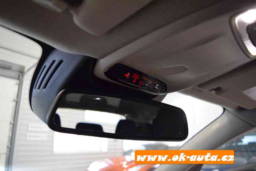 Volvo XC40 T2 MOMENTUM AUTOMAT-2021-DPH  - foto 18