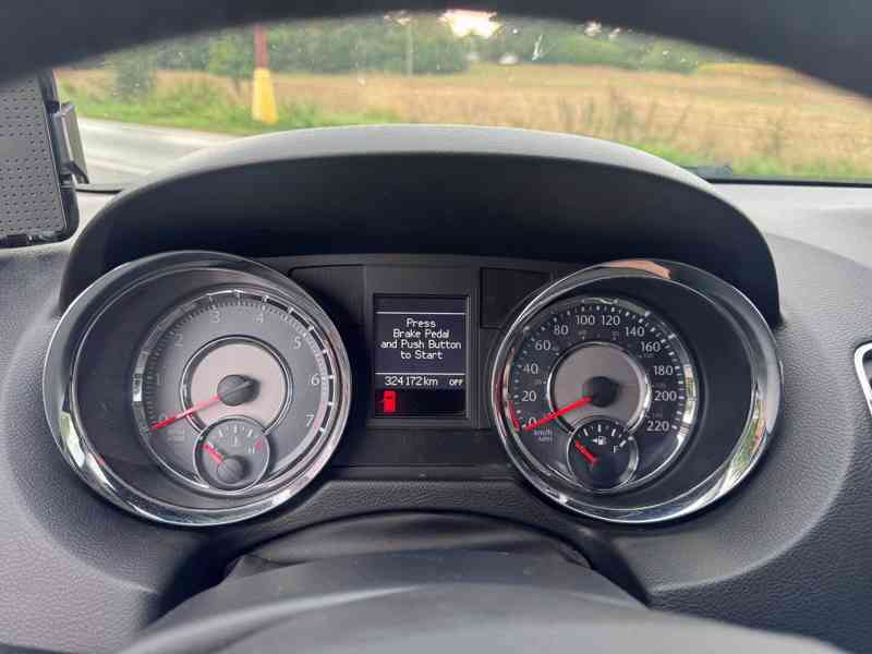 Lancia Voyager 3,6 Platinum LPG 2x DVD ČR 2013 - foto 16