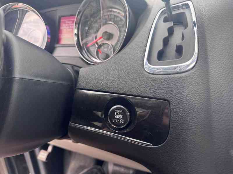 Lancia Voyager 3,6 Platinum LPG 2x DVD ČR 2013 - foto 18