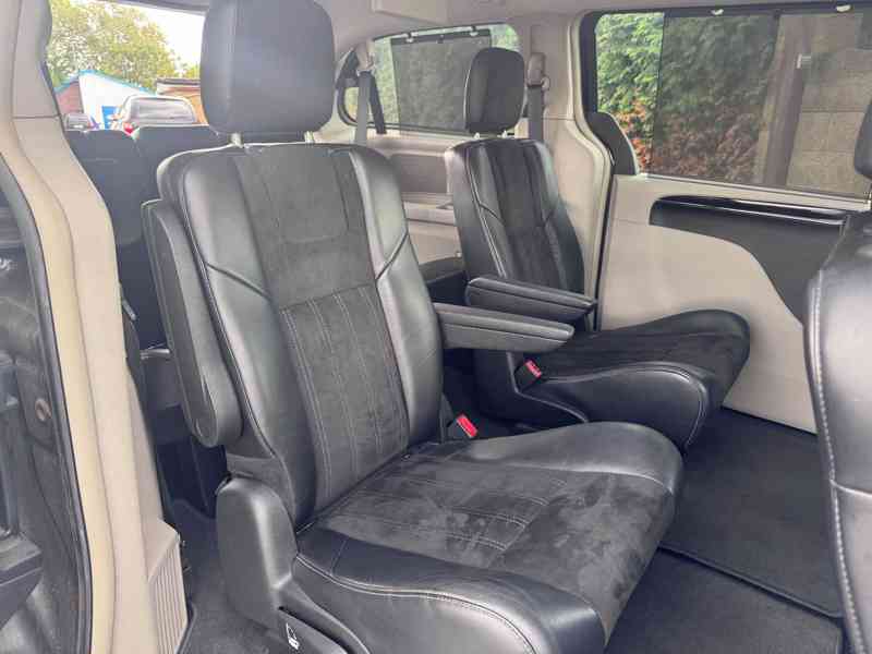 Lancia Voyager 3,6 Platinum LPG 2x DVD ČR 2013 - foto 8